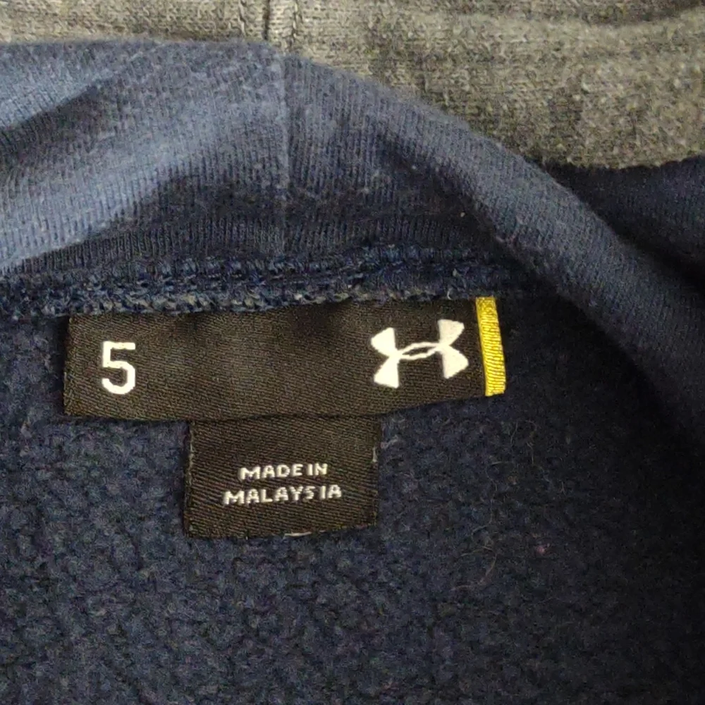 Under Armour Boy's sz 5 Hoodie Sweatshirt - Picture 3 of 3